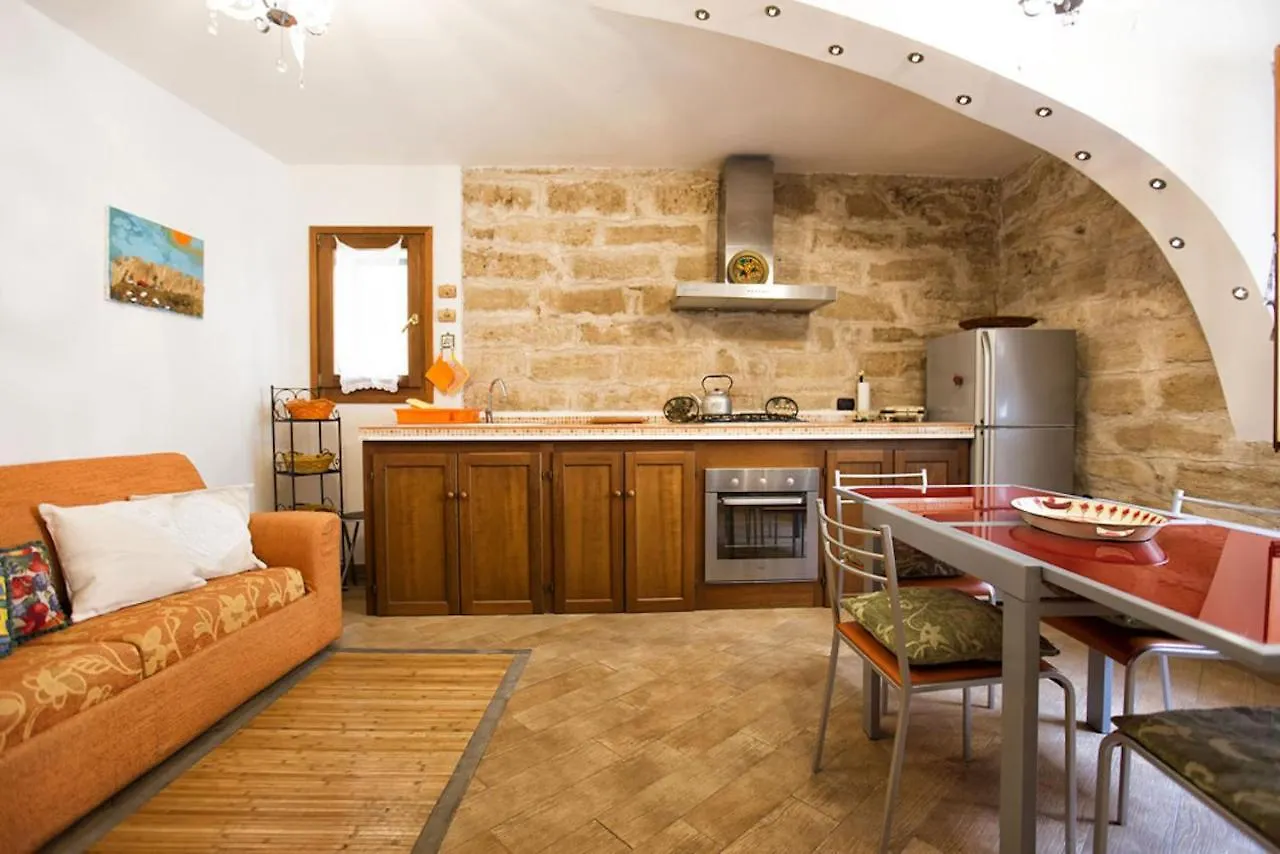 Apartment Ruby On The Bay In Old Town Alghero