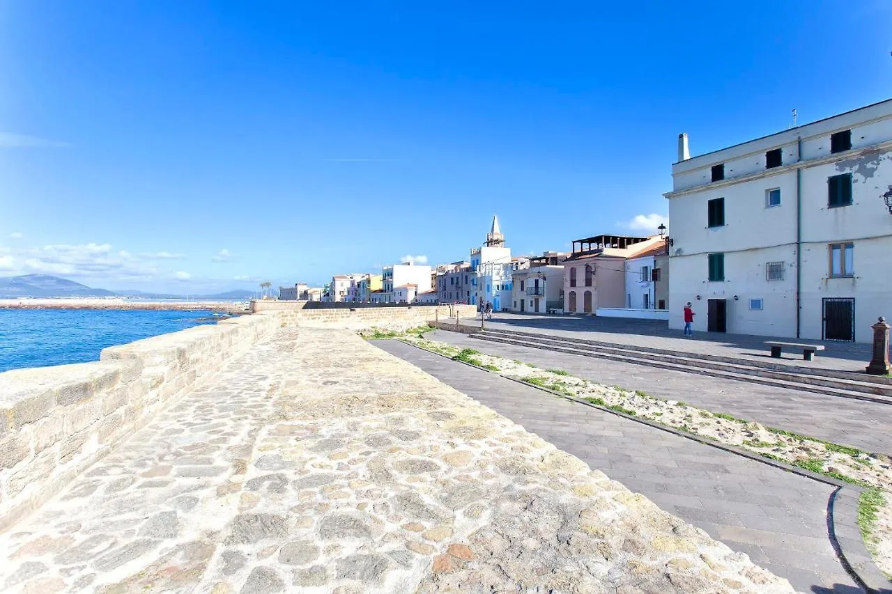 Ruby On The Bay In Old Town Alghero Apartment